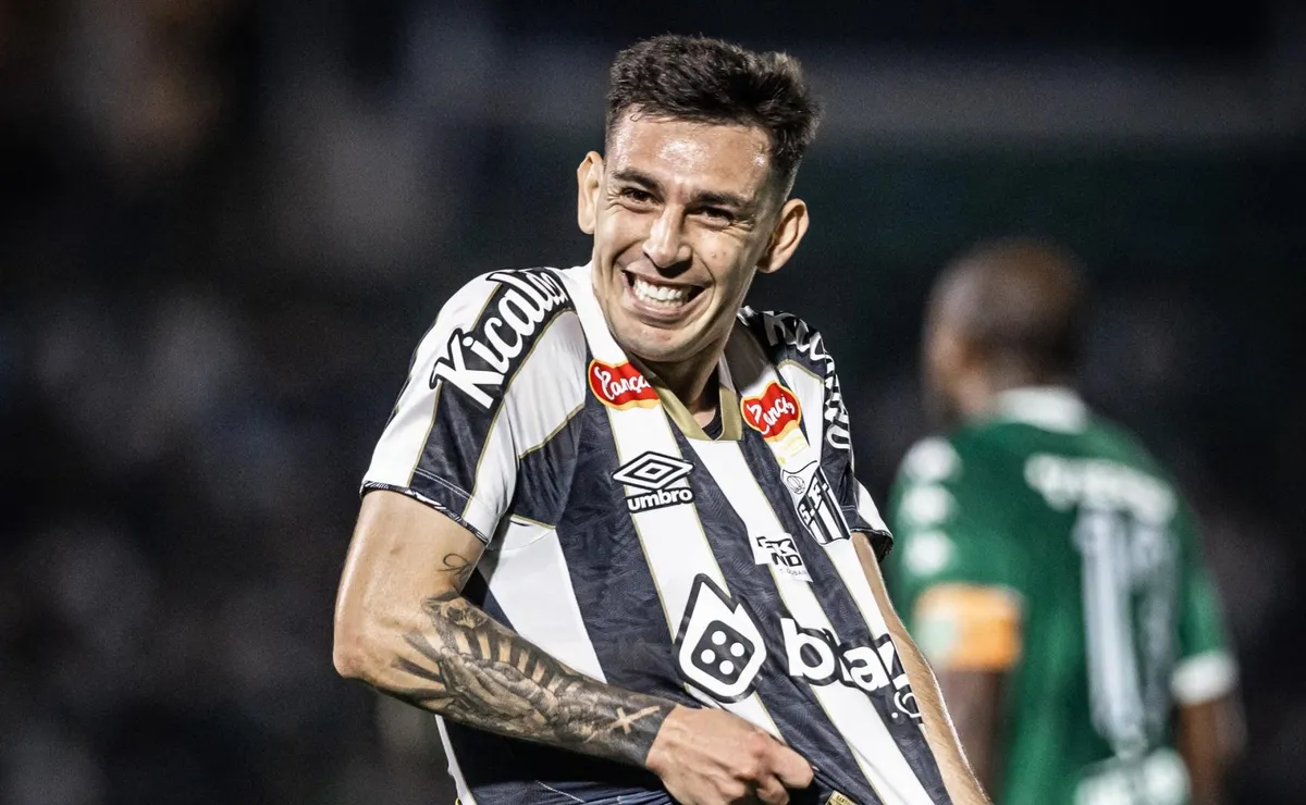 Gonzalo Escobar, otra opción para el lateral izquierdo.