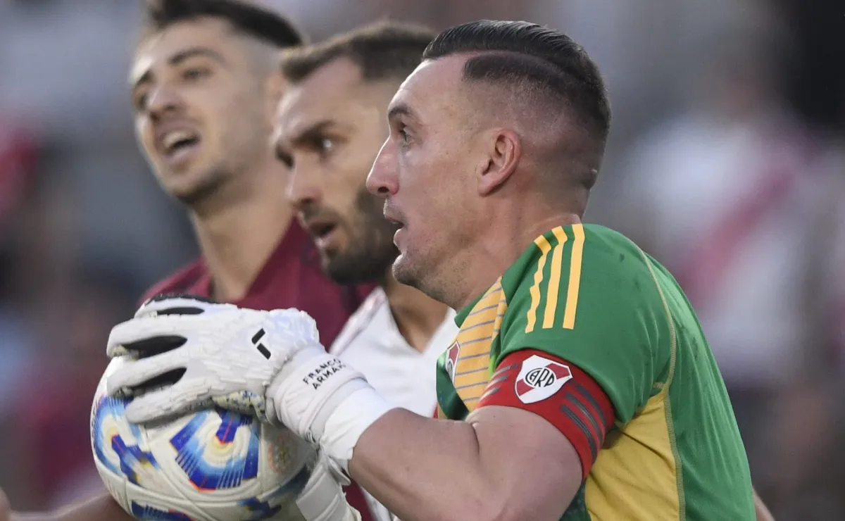 Franco Armani fue figura ante Lanús, un mal síntoma. Foto: LPM.