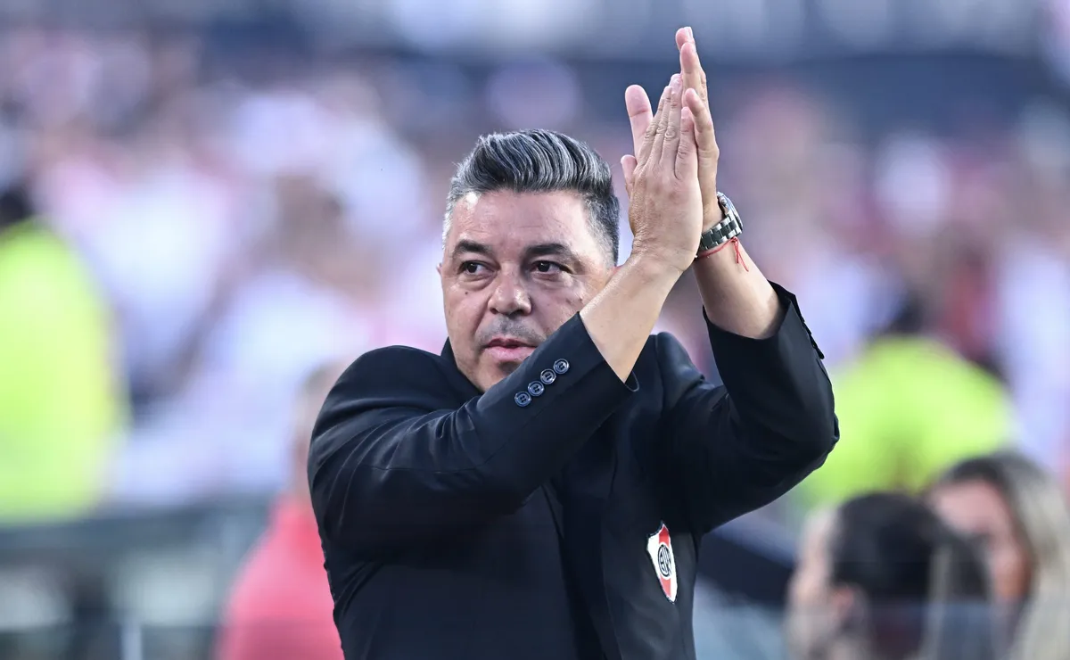 Gallardo define el 11 de River ante Deportivo Riestra.