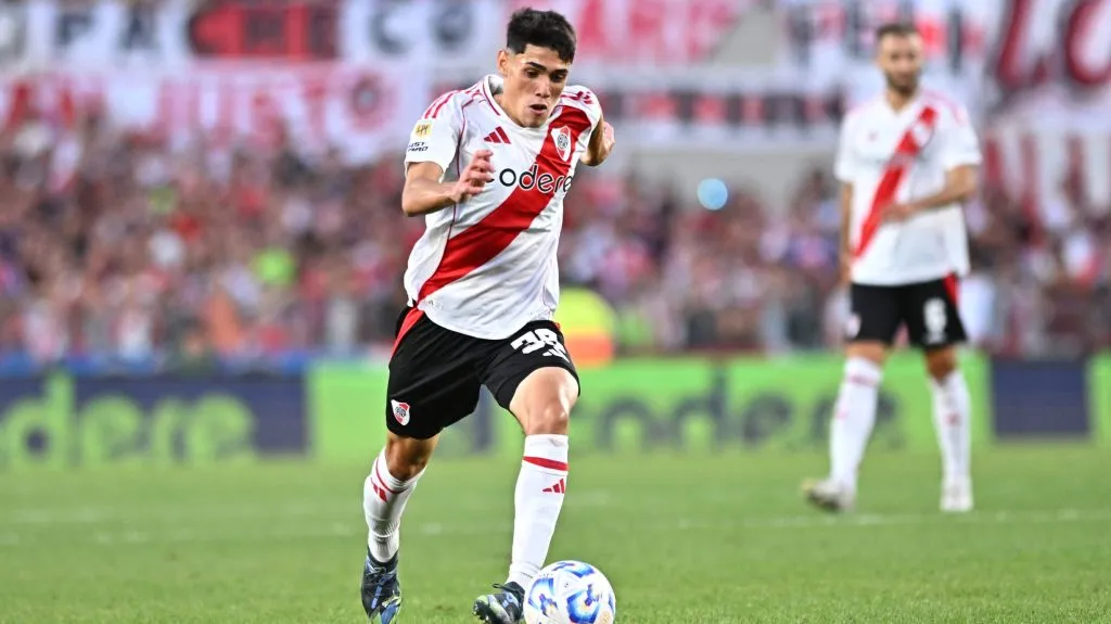 Santiago Lencina hizo su debut en el Monumental hace tres fechas ante Lanús.