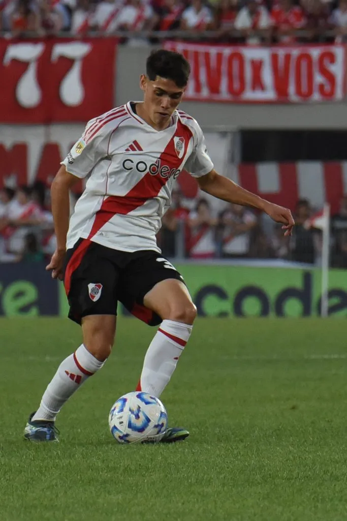 Lencina tuvo un buen debut como titular.