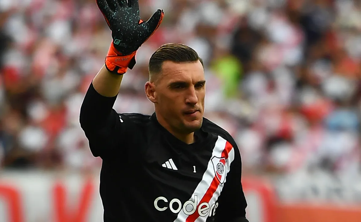 Agiganta su figura: Franco Armani, cada vez más cerca de otro récord histórico de River