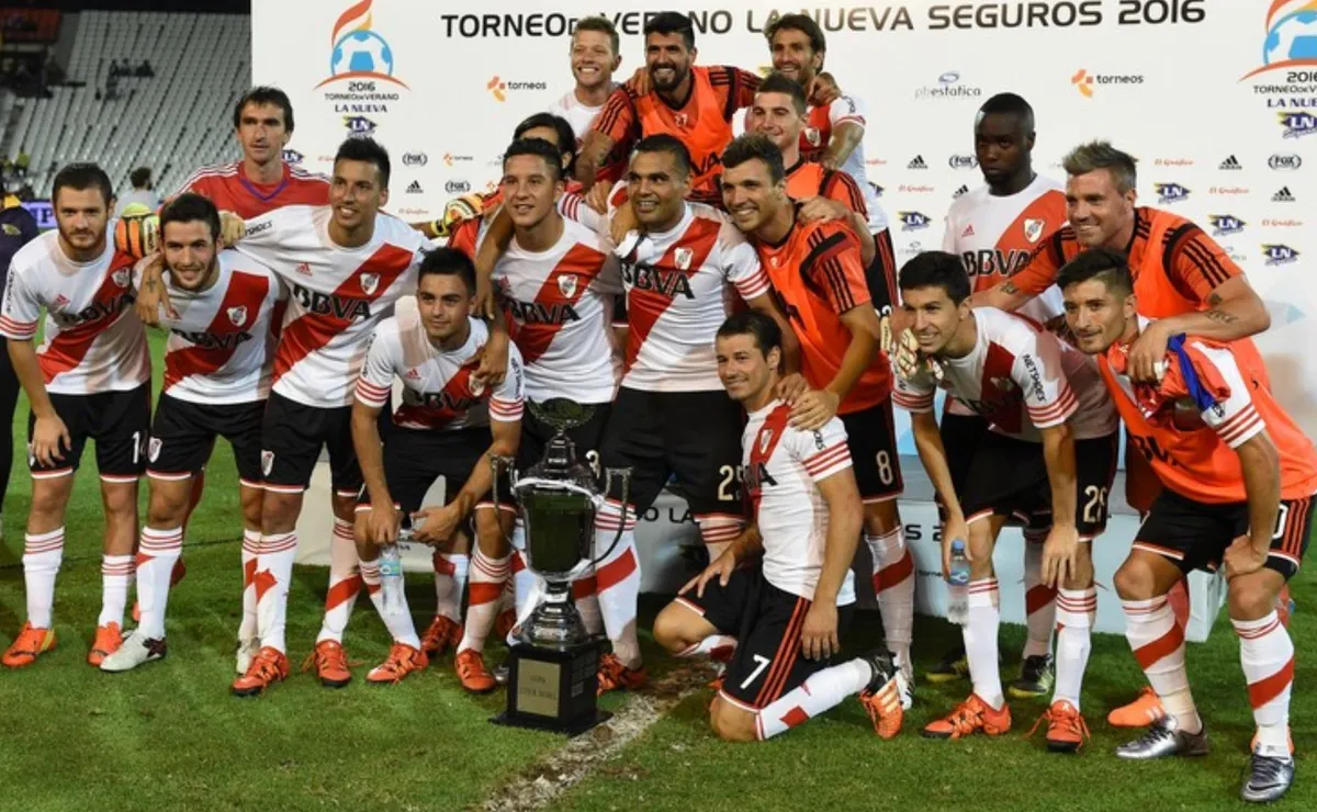 Domingo se retiró del fútbol.
