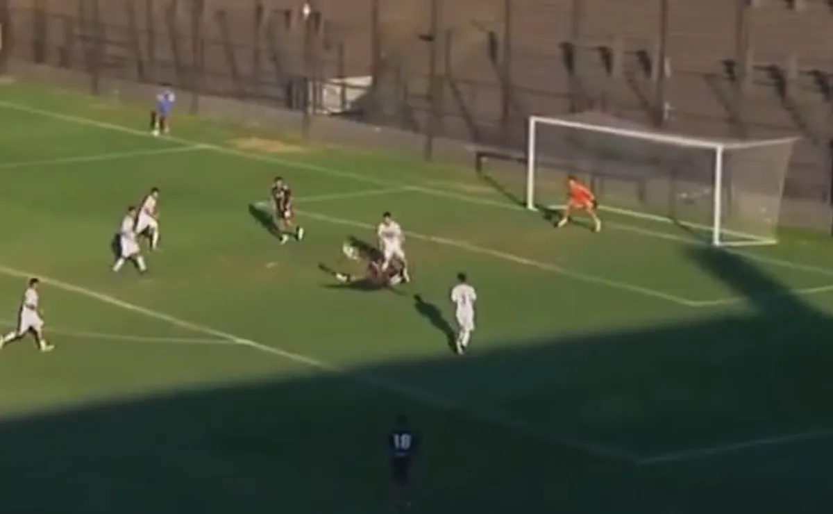 El golazo de Joaquín Flores para la victoria de la Reserva de River ante Platense