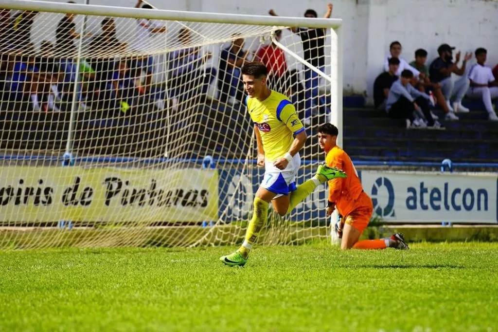 Alan Picazzo juega en Coria, de la Quinta de España (Foto: Coria).