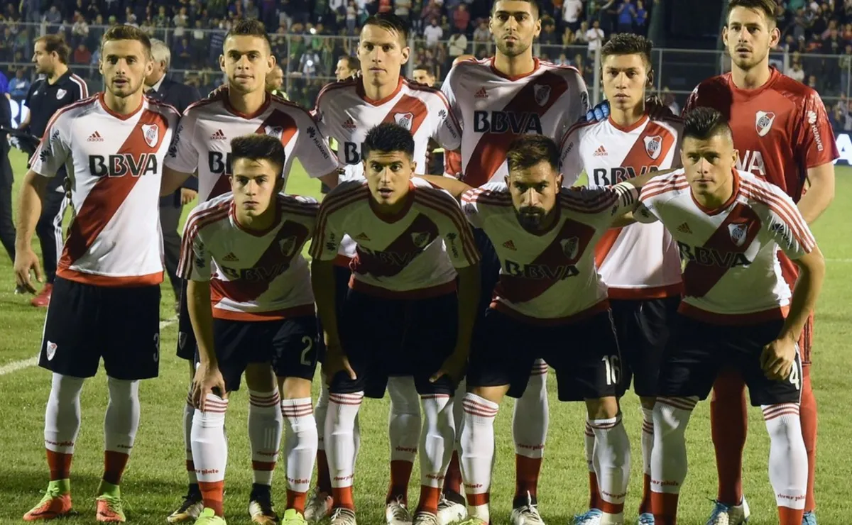 Cómo formó River en 2017 ante San Martín (SJ).