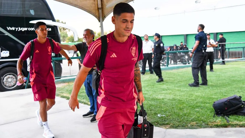 Martínez Quarta tuvo que salir del partido por lesión.