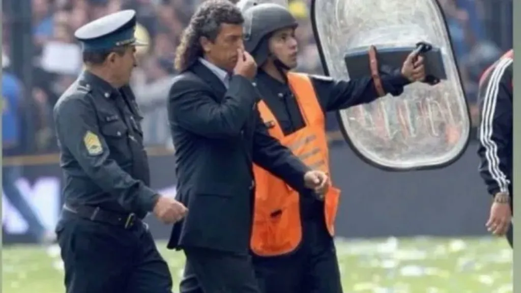 Recordada chicana de Pipo a Boca en un Superclásico en 2009.