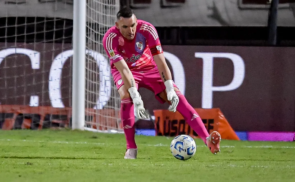 Franco Armani fue otra vez la figura de River en Junín.