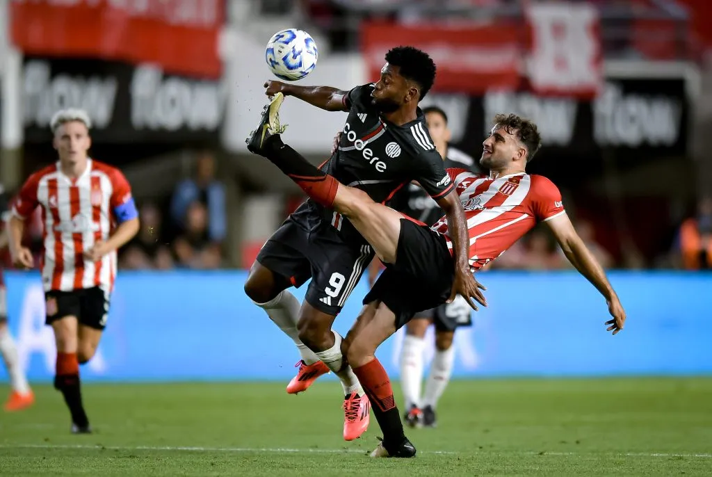 Borja junto a Boselli, jugador a préstamo de River, en el último partido frente a Estudiantes.