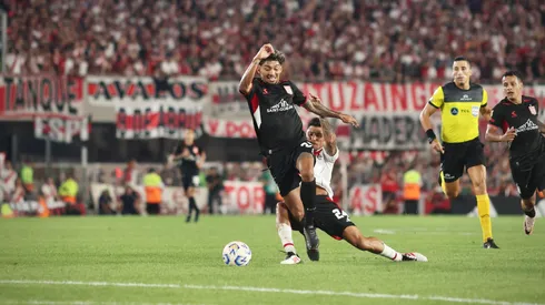 Así fue la expulsión de Enzo Pérez ante Estudiantes.