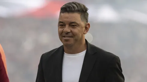 Gallardo piensa en la formación para el próximo partido.