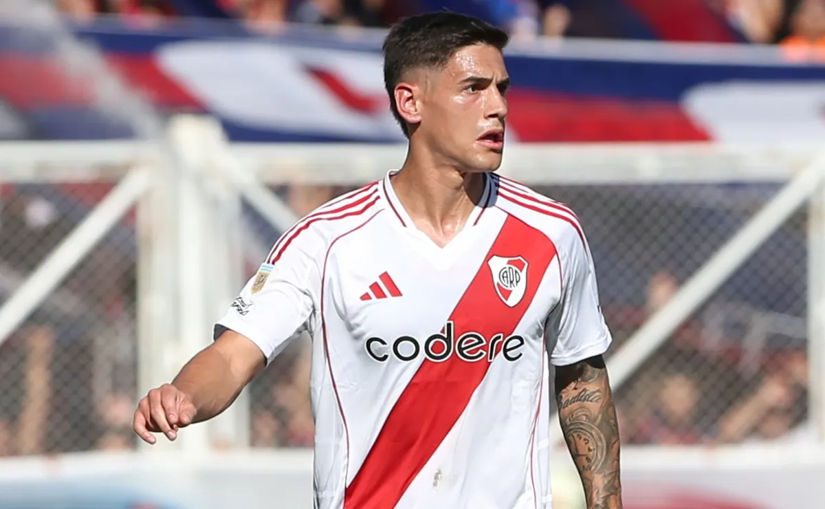 Martínez Quarta vuelve tras la suspensión.