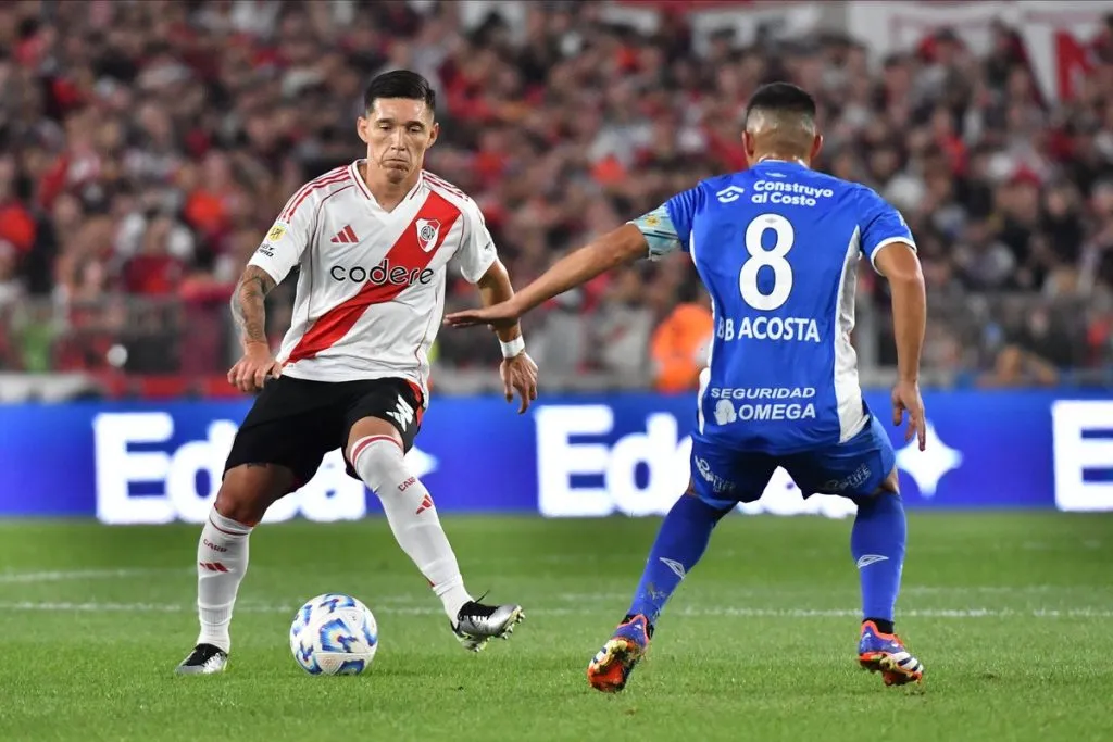 Matías Kranevitter con la pelota. (Foto: Prensa River)