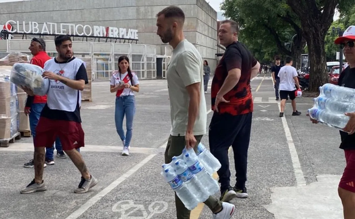 La ayuda de Pezella en la colecta de River.