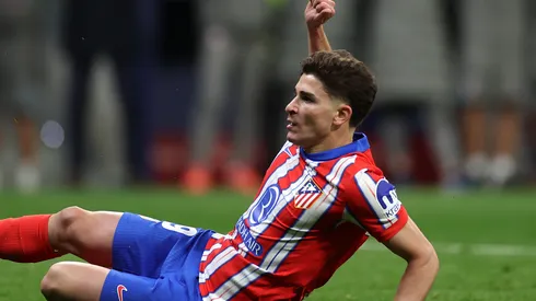 Julián convirtió su penal, pero acabó siendo anulado.