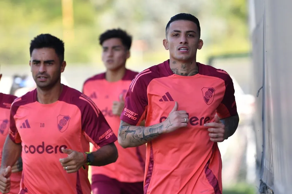 Kevin Castaño ya entrena con River. (River Prensa)