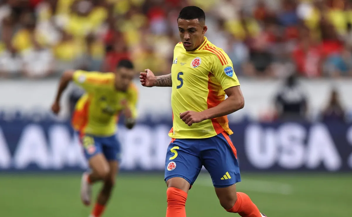 Castaño fue convocado por Colombia.