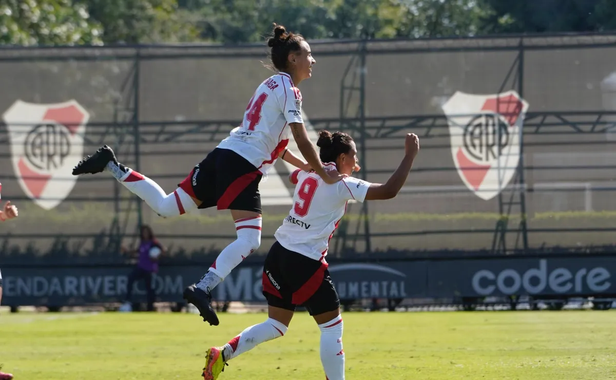 River goleó a Banfield y se reencontró con el triunfo tras cinco fechas