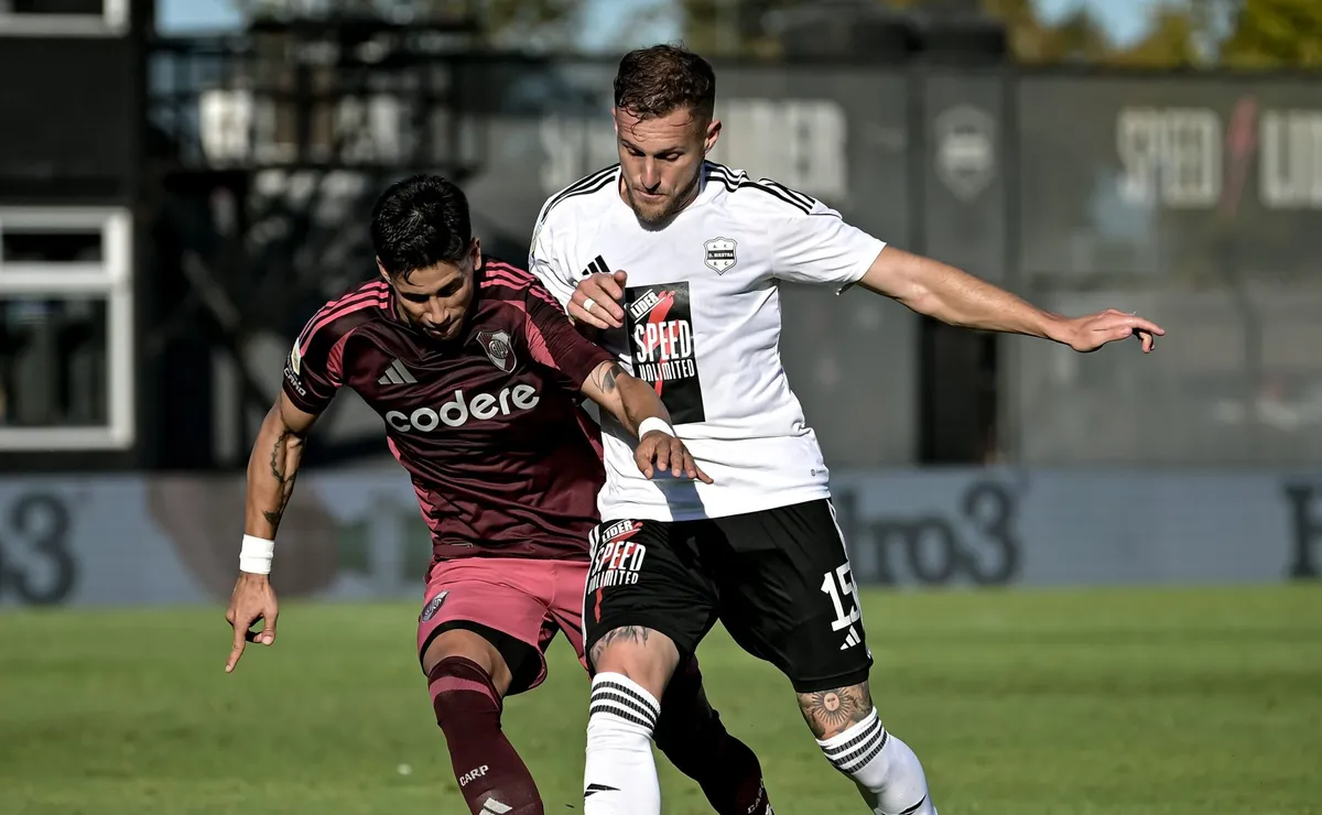 River no pasó del empate frente a Riestra. Foto: Getty.
