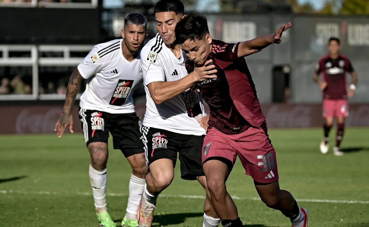 Subiabre tuvo un buen ingreso ante Riestra.