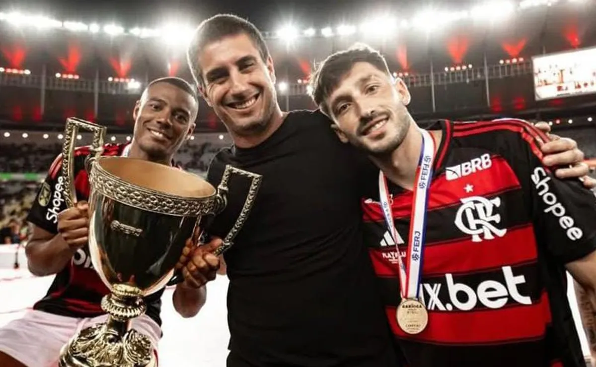 De La Cruz gritó campeón en Brasil con el Flamengo.