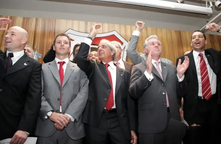 2013. Adrián Varela (izq.) Jorge Brito, Rodolfo D’Onofrio y Matías Patanian, el día que ganaron las elecciones en River.