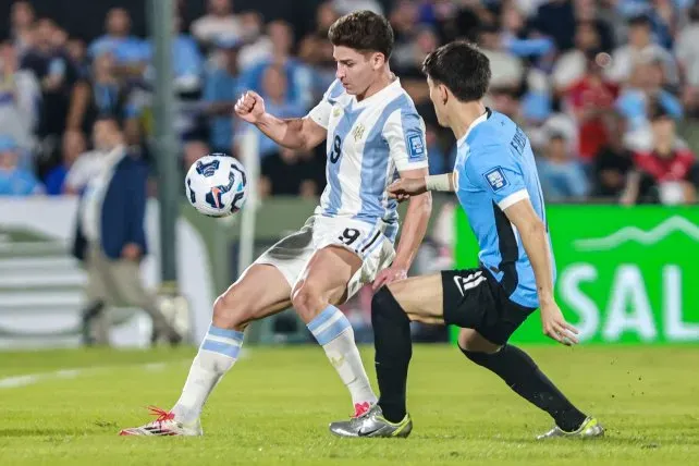 Julián Álvarez la rompió ante Uruguay.