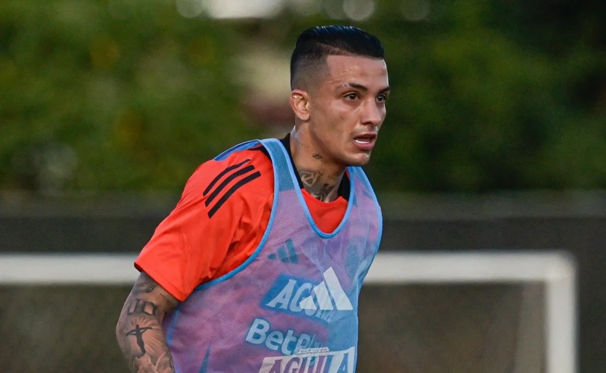Castaño fue convocado por Colombia.