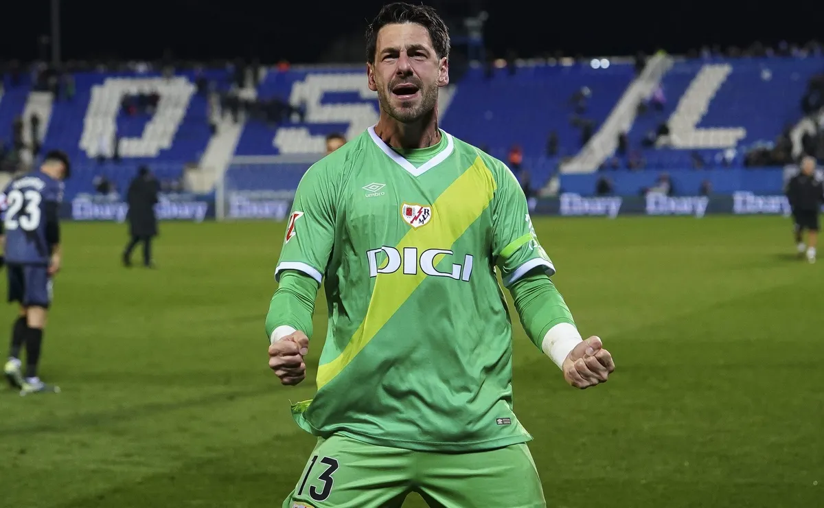 Augusto Batalla y un penal que pudo atajar.