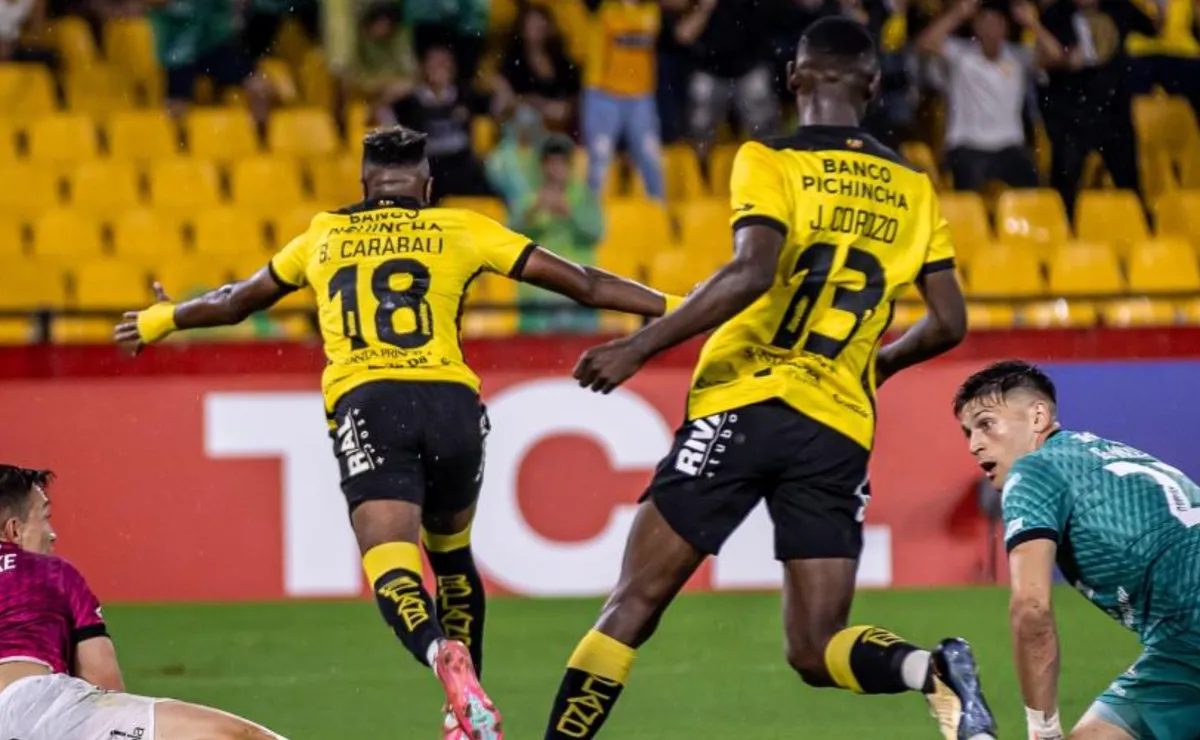 Barcelona aprovechó la localía en el debut copero.