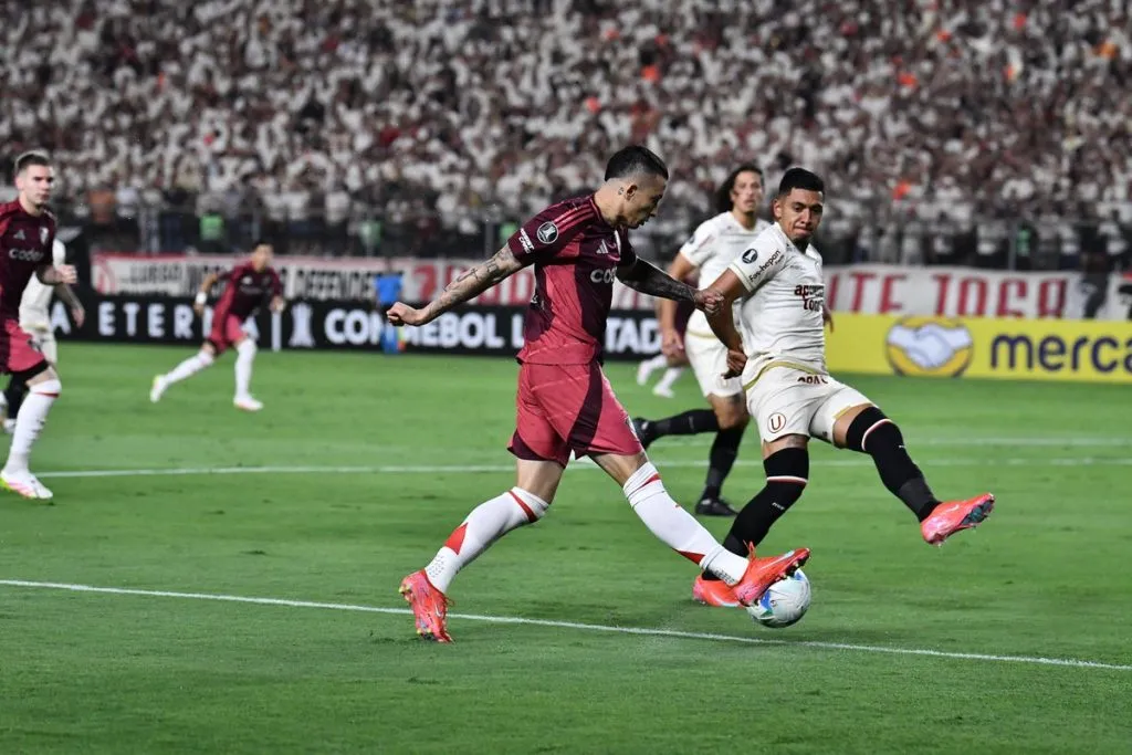 Castaño en una incursión ofensiva. (Foto: Prensa River)