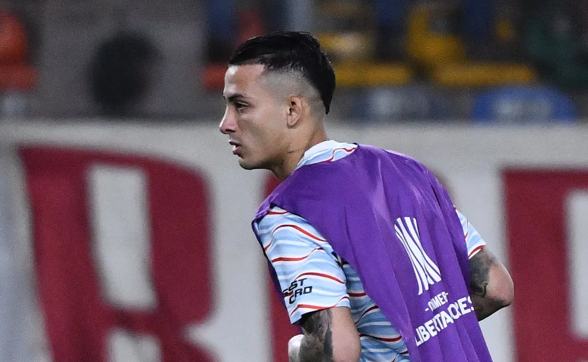 El colombiano tuvo su estreno como titular en River.
