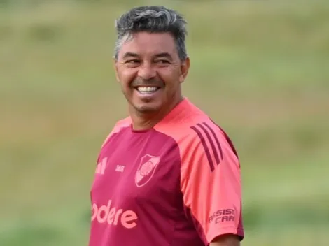 FOTO | Gallardo fue como DT de River a un cumpleaños familiar