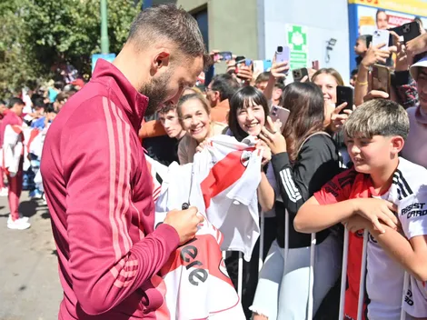 River llegó a Junín: el recibimiento de los hincha y el gesto de los jugadores