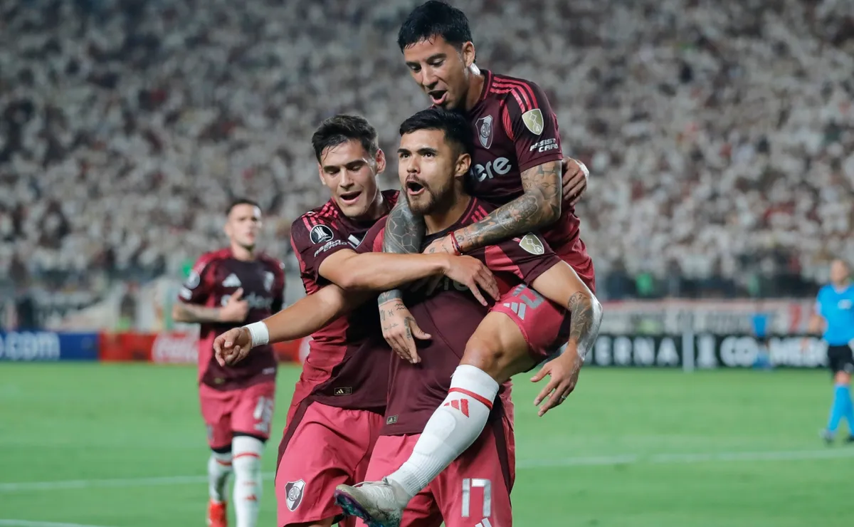 Los jugadores de River, a puro festejo.