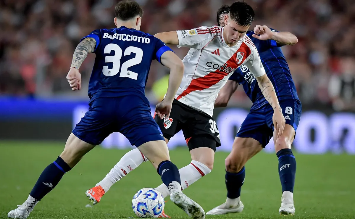 River jugará ante Talleres en el Monumental.