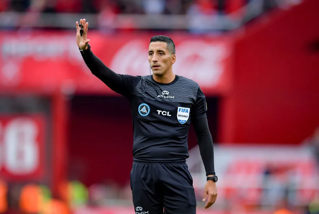 Yael Falcón Pérez, el otro árbitro principal de Argentina para el MdC.