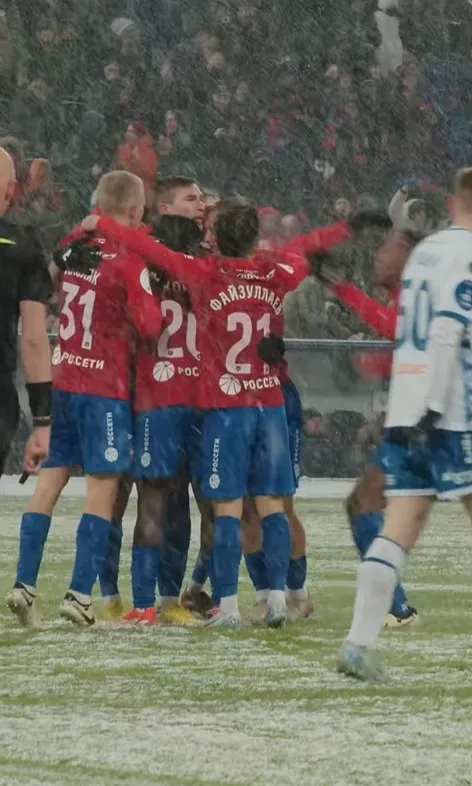 En los meses de enero y febrero Rusia registra las temperaturas más bajas del año y los partidos se disputan bajo fuertes tormentas de nieve.