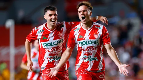 Los goles de Paradela y Palavecino en México.