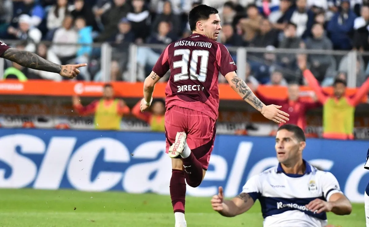 Mastantuono metió un gol a lo Messi vs. Gimnasia.