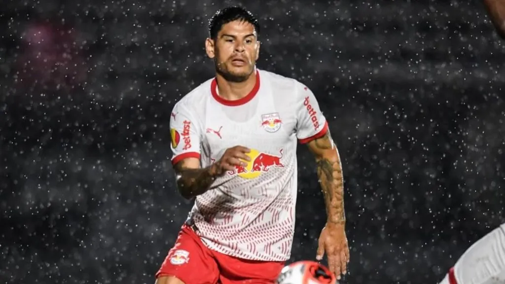 Sant’Anna volvió a lesionarse en Brasil, pero ya se recuperó y está jugando.