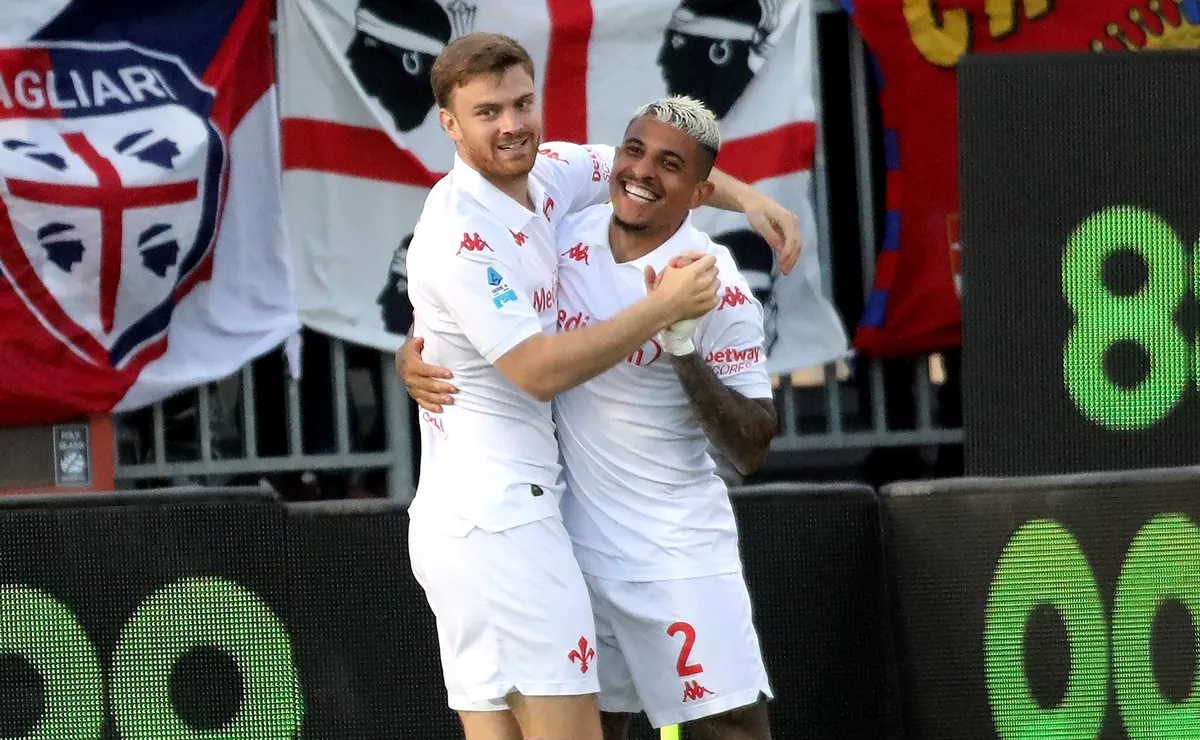 Lucas Beltrán festeja su gol en Fiorentina vs. Cagliari.