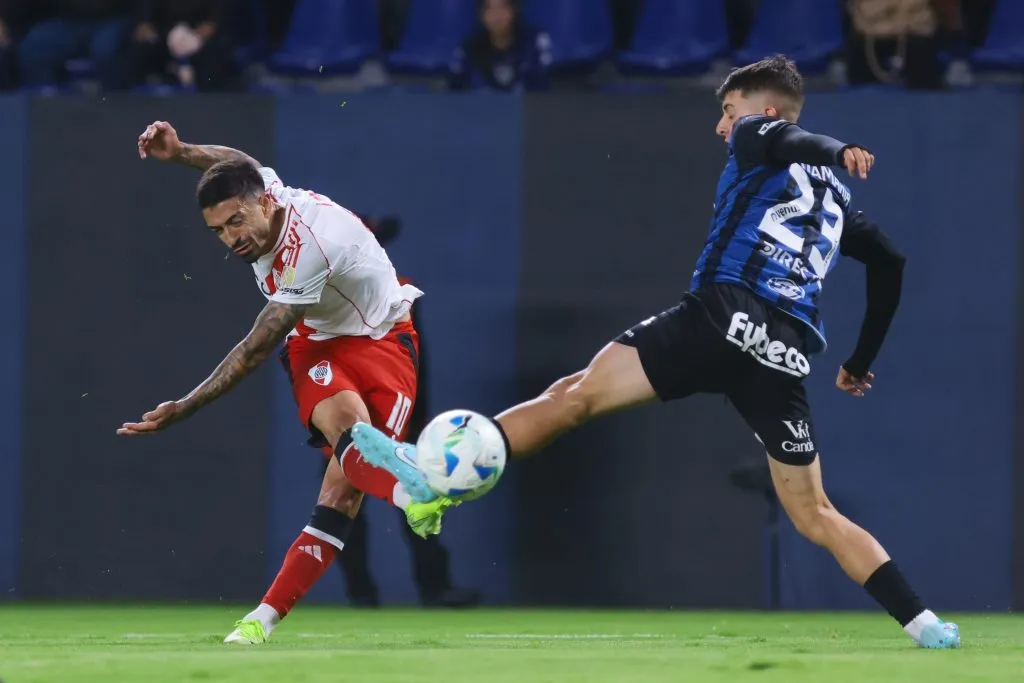 Lanzini ingresó muy bien ante Independiente del Valle.