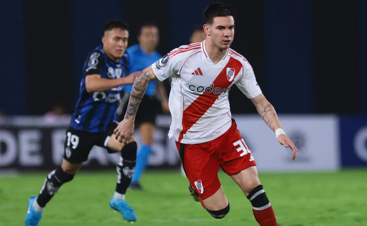 Mastantuono tuvo un gran gesto con un hincha ecuatoriano.