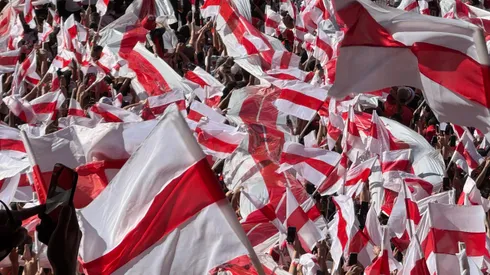 Gran recibimiento a River en el Superclásico (Foto: LPM).