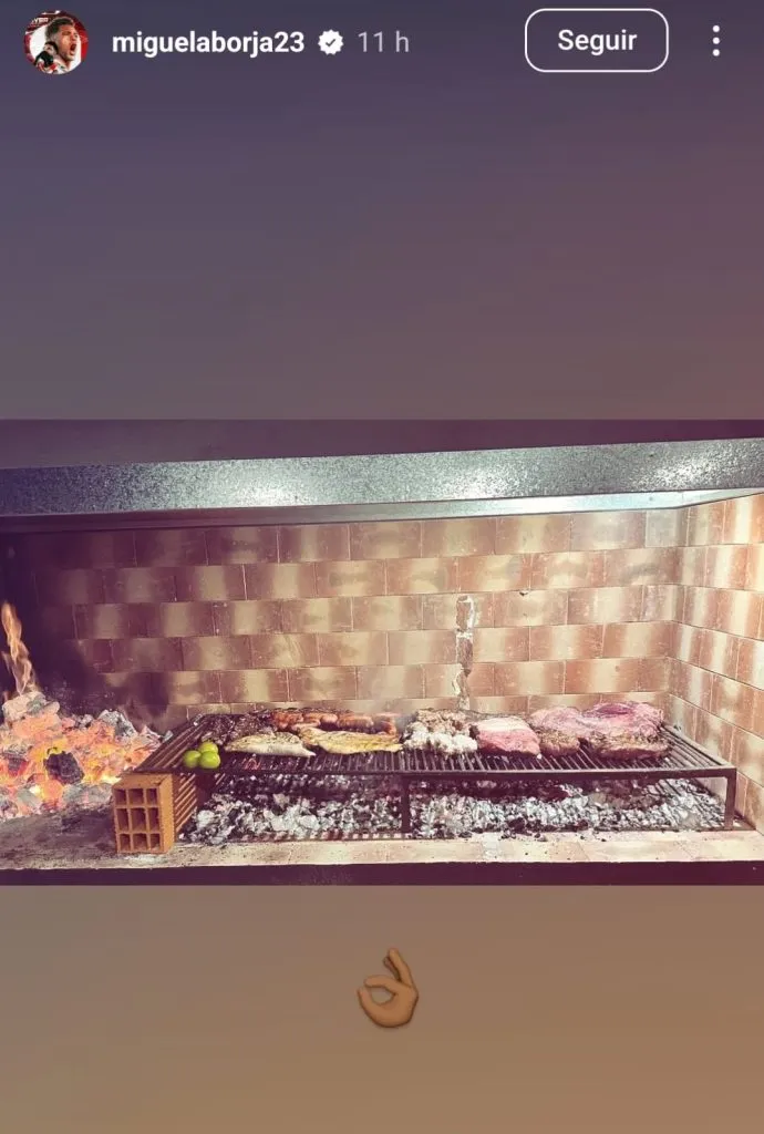 El asado que disfrutó Borja con sus amigos tras el Superclásico.