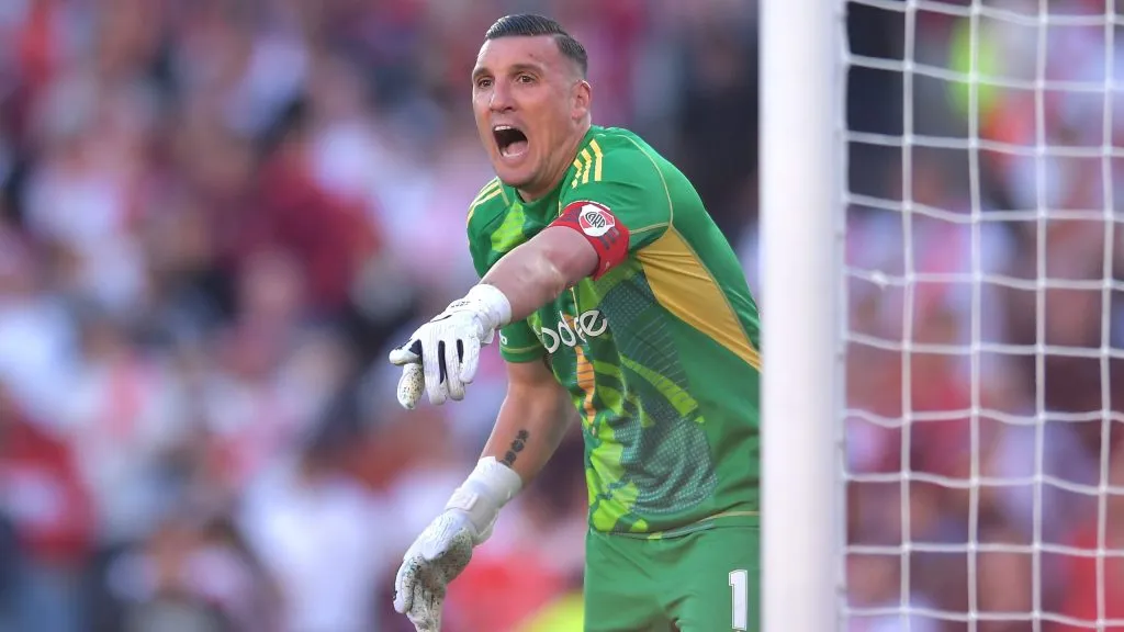 Armani tiene dos amarillas.