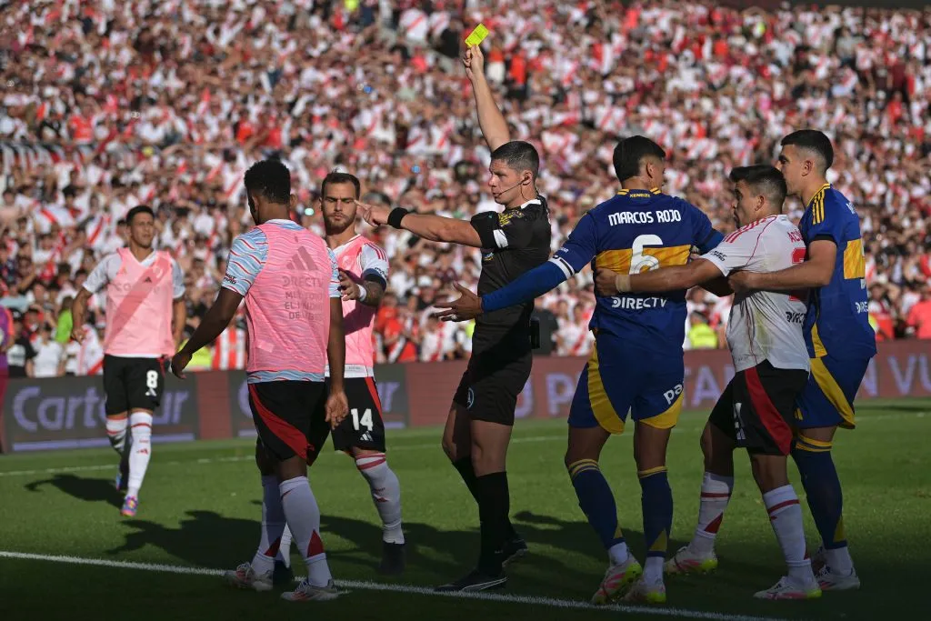 Borja fue amonestado tras la discusión con Marchesín. (Getty)