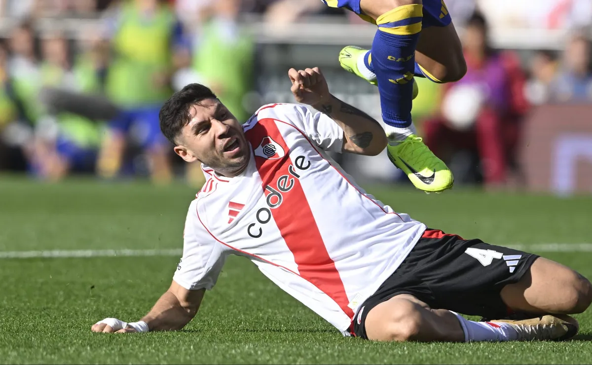 Se confirmó la lesión que sufrió Montiel contra Boca (Foto: Diego Haliasz / LPM).